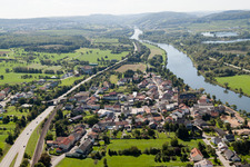 Vue aérienne de Quartier Besch in Perl dans le département Sarre, Allemagne