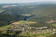Vue aérienne de Zones riveraines de la Sarre à le quartier Taben in Taben-Rodt dans le département Rhénanie-Palatinat, Allemagne