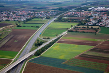 Quartier Assenheim in Hochdorf-Assenheim dans le département Rhénanie-Palatinat, Allemagne d'en haut