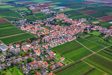 Friedelsheim dans le département Rhénanie-Palatinat, Allemagne depuis l'avion