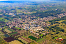 Vue aérienne de Vue de la ville depuis le nord-est à Maxdorf dans le département Rhénanie-Palatinat, Allemagne