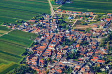 Fußgönheim dans le département Rhénanie-Palatinat, Allemagne vu d'un drone