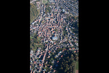 Annweiler am Trifels dans le département Rhénanie-Palatinat, Allemagne du point de vue du drone