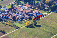 Vue aérienne de Autogire au-dessus des vignes à Niederhorbach dans le département Rhénanie-Palatinat, Allemagne