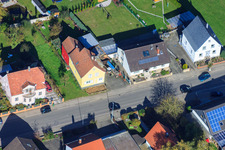 Rue principale à Winden dans le département Rhénanie-Palatinat, Allemagne d'en haut