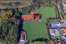 Vue aérienne de Terrains de sport de Sportfreunde Germania eV à Winden dans le département Rhénanie-Palatinat, Allemagne