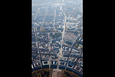 Vue aérienne de Place du marché de Karlstraße à le quartier Innenstadt-West in Karlsruhe dans le département Bade-Wurtemberg, Allemagne