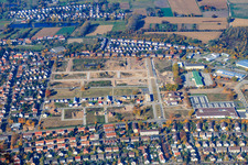 Vue aérienne de Nouvelle zone de développement Keßlauerstraße vue de l'est à le quartier Knielingen in Karlsruhe dans le département Bade-Wurtemberg, Allemagne