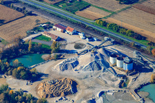 Vue aérienne de HBM Hagenbacher Bau Mineralstoffe GmbH&Co.KG à Hagenbach dans le département Rhénanie-Palatinat, Allemagne