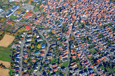 Raiffeisenstrasse à Hagenbach dans le département Rhénanie-Palatinat, Allemagne d'en haut