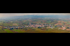 Vue aérienne de Panorama de la vue du village à Kapsweyer dans le département Rhénanie-Palatinat, Allemagne