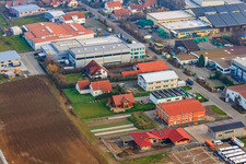 Zone industrielle de Gereut à Hatzenbühl dans le département Rhénanie-Palatinat, Allemagne d'en haut