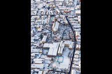 Marché de Noël sur la Plätzl et autour de l'église Saint-Georges à Kandel dans le département Rhénanie-Palatinat, Allemagne d'en haut