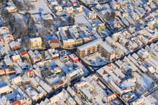 Vue aérienne de Je construis juste en hiver avec de la neige à Kandel dans le département Rhénanie-Palatinat, Allemagne