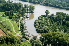 Vue d'oiseau de Lautermouth à le quartier Neuburg in Neuburg am Rhein dans le département Rhénanie-Palatinat, Allemagne