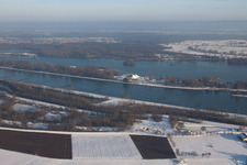 Vue aérienne de Canal du Rhin et de l'Or à Munchhausen dans le département Bas Rhin, France