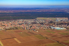 Bellheim dans le département Rhénanie-Palatinat, Allemagne depuis l'avion