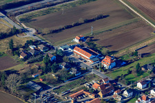 Vue aérienne de Neustadter Straße à Lingenfeld dans le département Rhénanie-Palatinat, Allemagne