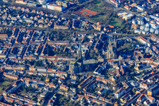 Vue aérienne de Église commémorative de la protestation et église catholique Saint-Joseph ttp à Speyer dans le département Rhénanie-Palatinat, Allemagne