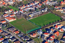 Vue aérienne de Terrains de sport du SV Gommersheim 1945 eV à Gommersheim dans le département Rhénanie-Palatinat, Allemagne