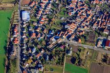 Vue aérienne de Rue de la gare à Zeiskam dans le département Rhénanie-Palatinat, Allemagne