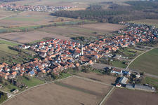 Vue aérienne de De l'ouest à Erlenbach bei Kandel dans le département Rhénanie-Palatinat, Allemagne