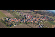 Vue aérienne de Panorama à Erlenbach bei Kandel dans le département Rhénanie-Palatinat, Allemagne