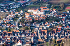 Vue aérienne de Ensemble immobilier de la St. Paulus Stift - Jacob-Friedrich-Bussereau-Stiftung (Palatinat) à le quartier Herxheim in Herxheim bei Landau dans le département Rhénanie-Palatinat, Allemagne
