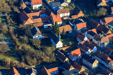 Vue aérienne de Chapelle du cimetière à Impflingen dans le département Rhénanie-Palatinat, Allemagne