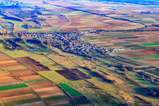 Vue aérienne de Vue du village depuis le nord-ouest à Winden dans le département Rhénanie-Palatinat, Allemagne