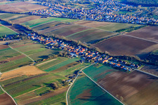 Vue aérienne de Vue du village depuis le nord-ouest à Vollmersweiler dans le département Rhénanie-Palatinat, Allemagne