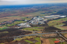 Vue aérienne de Zone industrielle de Horst à la sortie 20 Kandel-Nord de l'A65 à le quartier Minderslachen in Kandel dans le département Rhénanie-Palatinat, Allemagne