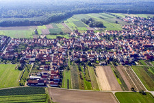 Vue d'oiseau de Hatzenbühl dans le département Rhénanie-Palatinat, Allemagne