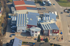 Vue aérienne de Zone commerciale de Gäxwald, centre REHA à le quartier Herxheim in Herxheim bei Landau dans le département Rhénanie-Palatinat, Allemagne