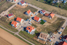 Nouvelle zone de développement à le quartier Mörlheim in Landau in der Pfalz dans le département Rhénanie-Palatinat, Allemagne d'en haut