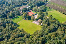 Vue aérienne de Terrains de sport à Steinweiler dans le département Rhénanie-Palatinat, Allemagne