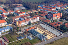 Vue aérienne de École de jeunesse et de formation professionnelle St. Joseph et Centre de soutien Caritas St. Laurentius et St. Paulus à Landau in der Pfalz dans le département Rhénanie-Palatinat, Allemagne