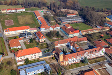 Vue oblique de École de jeunesse et de formation professionnelle St. Joseph et Centre de soutien Caritas St. Laurentius et St. Paulus à Landau in der Pfalz dans le département Rhénanie-Palatinat, Allemagne