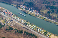 Vue oblique de Camping de la vallée du Neckar en Hesse à le quartier Neckarhausen in Neckarsteinach dans le département Hesse, Allemagne