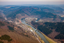 Vue aérienne de Dans la boucle du Neckar à le quartier Ersheim in Hirschhorn dans le département Hesse, Allemagne