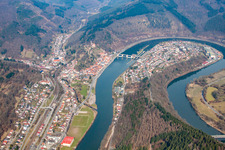 Vue aérienne de Dans la boucle du Neckar à le quartier Ersheim in Hirschhorn dans le département Hesse, Allemagne