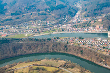 Dans la boucle du Neckar à le quartier Ersheim in Hirschhorn dans le département Hesse, Allemagne d'en haut