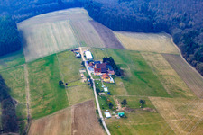 Vue aérienne de Manoir Wüsthäuser à Hüffenhardt dans le département Bade-Wurtemberg, Allemagne