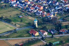 Vue aérienne de Château d'eau à Hüffenhardt dans le département Bade-Wurtemberg, Allemagne