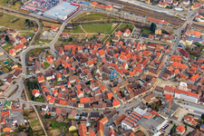 Vue aérienne de Vue de la vieille ville avec l'église Notre-Dame à Eppingen dans le département Bade-Wurtemberg, Allemagne