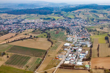 Vue aérienne de Zone commerciale Grombacher Straße à le quartier Jöhlingen in Walzbachtal dans le département Bade-Wurtemberg, Allemagne