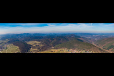 Vue aérienne de Panorama de la région et des environs sur le Haardtrand à le quartier Gleiszellen in Gleiszellen-Gleishorbach dans le département Rhénanie-Palatinat, Allemagne