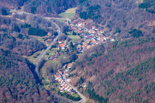 Vue aérienne de De l'est à le quartier Münchweiler in Münchweiler am Klingbach dans le département Rhénanie-Palatinat, Allemagne