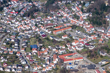 Vue aérienne de Vue des rues et des maisons des quartiers résidentiels à Lemberg dans le département Rhénanie-Palatinat, Allemagne