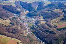 Vue aérienne de Champs agricoles et surfaces utilisables à le quartier Imsbacherhof in Trulben dans le département Rhénanie-Palatinat, Allemagne